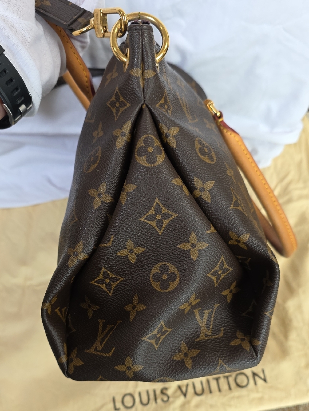 Louis Vuitton Pallas MM Satchel - Picture 7 of 16
